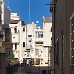 V B M